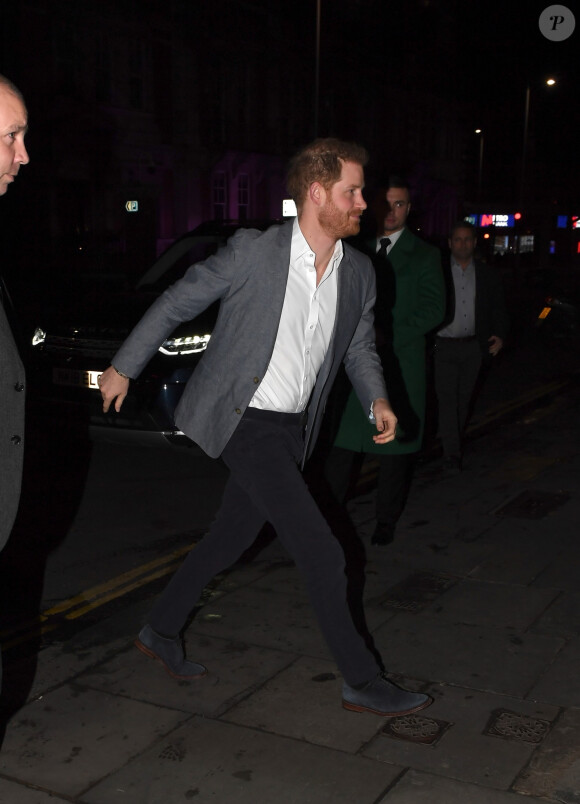 Le prince Harry, duc de Sussex, confie sa "grande tristesse" de devoir se mettre en retrait de la famille royale lors du dîner "Universal Music Awards" au restaurant "The Ivy Chelsea Garden" à Londres, le 19 janvier 2020.