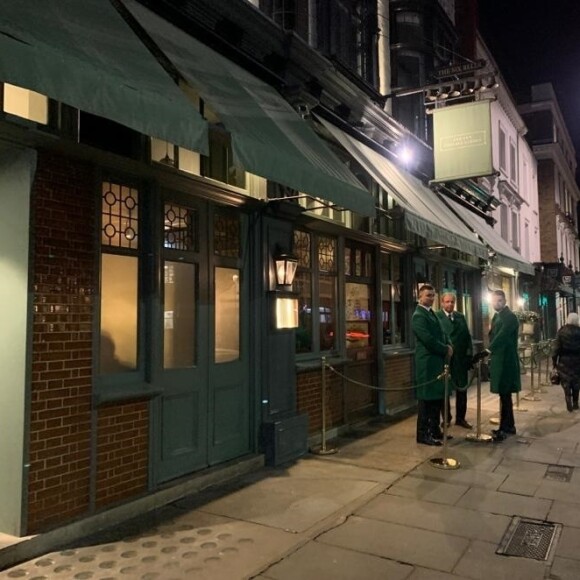 Le prince Harry, duc de Sussex, confie sa "grande tristesse" de devoir se mettre en retrait de la famille royale lors du dîner "Universal Music Awards" au restaurant "The Ivy Chelsea Garden" à Londres, le 19 janvier 2020.