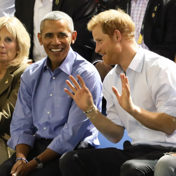 Joe Biden, Jill Biden, Barack Obama et le prince Harry dans les tribunes des Invictus Game 2017 à Toronto, le 29 septembre 2017.