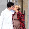 Exclusif - Chloë Sevigny, enceinte, dévoile son baby bump lors d'une sortie avec son compagnon Sinisa Mackovic à New York le 6 janvier 2020.