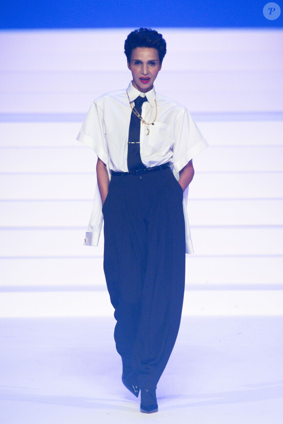 Farida Khelfa lors du dernier défilé de mode Haute-Couture printemps-été 2020 "Jean-Paul Gaultier" au théâtre du Châtelet à Paris, France, le 22 janvier 2020.