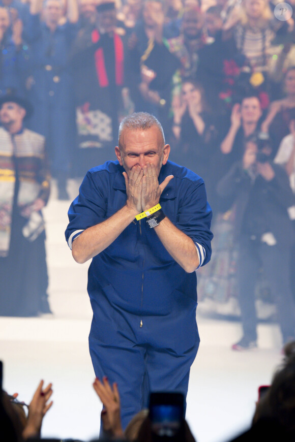 Jean-Paul Gaultier lors de son dernier défilé de mode Haute-Couture au théâtre du Châtelet à Paris, France, le 22 janvier 2020.