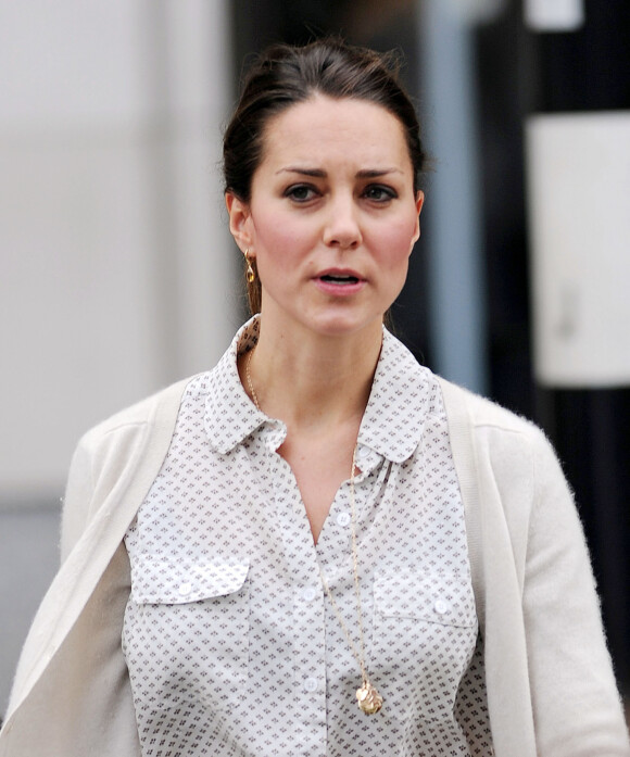 Exclusif - Kate Middleton en shopping à Londres le 25 octobre 2013.