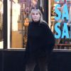 Exclusif - Daryl Hannah ('Splash') fait du shopping dans les rues de Venice, le 15 février 2018