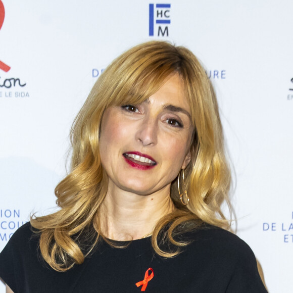 Julie Gayet lors du photocall de la 18ème édition du "Dîner de la mode du Sidaction" au Pavillon Cambon Capucines - Potel et Chabot à Paris, France, le 23 janvier 2020. © Olivier Borde/Bestimage