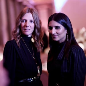 Sandrine Kiberlain et Géraldine Nakache lors de la soirée de gala de la 18ème édition du "Dîner de la mode du Sidaction" au Pavillon Cambon Capucines - Potel et Chabot à Paris, France, le 23 janvier 2020. © Rachid Bellak/Bestimage