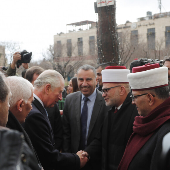 Le prince Charles a visité la Mosquée d'Omar à Jérusalem à l'occasion du deuxième jour de son voyage en Israël et en Territoires palestiniens occupés. Le 24 janvier 2020