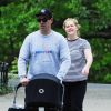 Exclusif - Amy Schumer et son mari Chris promènent leur fils Gene et leur chien dans un parc à New York, le 16 mai 2019.