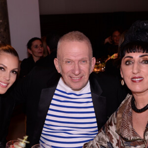 Iris Mittenaere (Miss France et Miss Univers 2016), Jean-Paul Gaultier et Rossy de Palma lors de la soirée de gala de la 18ème édition du "Dîner de la mode du Sidaction" au Pavillon Cambon Capucines - Potel et Chabot à Paris, France, le 23 janvier 2020. © Rachid Bellak/Bestimage