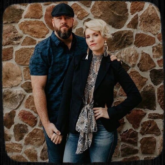 Chris Sullivan et son épouse Rachel Sullivan. Mars 2019.