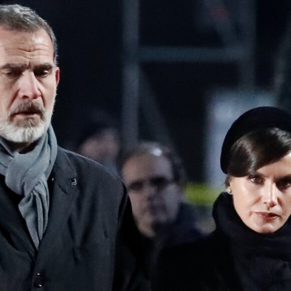 Le roi Felipe VI et la reine Letizia d'Espagne lors de la cérémonie commémorative des 75 ans de la libération du camp d'Auschwitz-Birkenau à Brzezinka en Pologne le 27 janvier 2020.