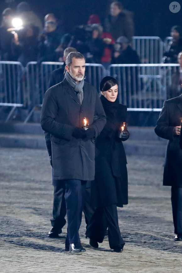 Le roi Felipe VI et la reine Letizia d'Espagne lors de la cérémonie commémorative des 75 ans de la libération du camp d'Auschwitz-Birkenau à Brzezinka en Pologne le 27 janvier 2020.