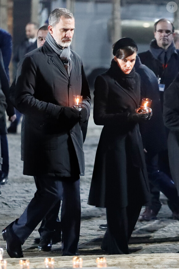 Le roi Felipe VI et la reine Letizia d'Espagne lors de la cérémonie commémorative des 75 ans de la libération du camp d'Auschwitz-Birkenau à Brzezinka en Pologne le 27 janvier 2020.