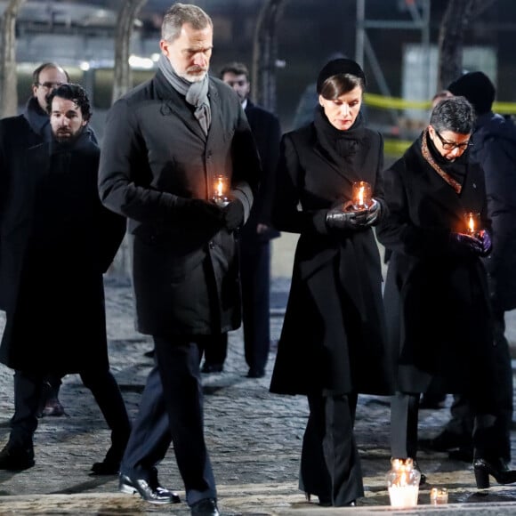 Le roi Felipe VI et la reine Letizia d'Espagne lors de la cérémonie commémorative des 75 ans de la libération du camp d'Auschwitz-Birkenau à Brzezinka en Pologne le 27 janvier 2020.