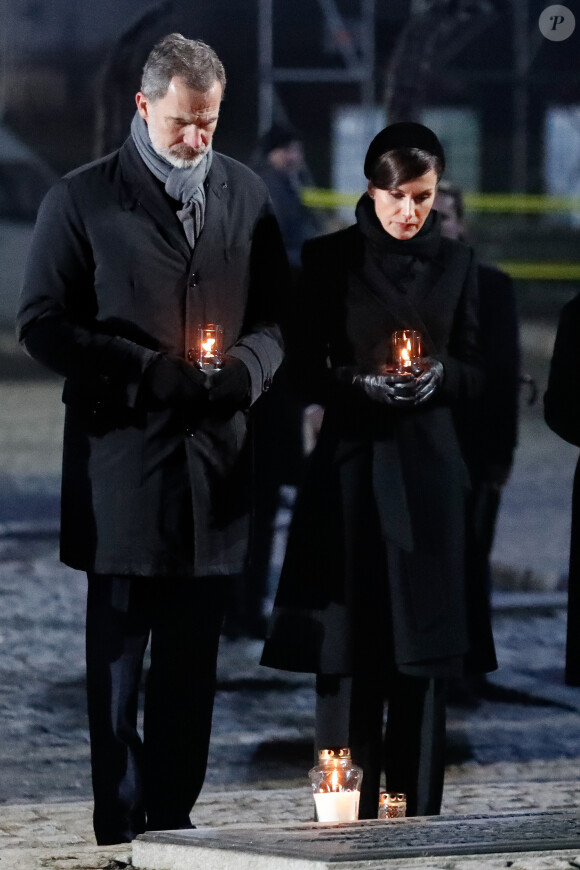 Le roi Felipe VI et la reine Letizia d'Espagne lors de la cérémonie commémorative des 75 ans de la libération du camp d'Auschwitz-Birkenau à Brzezinka en Pologne le 27 janvier 2020.