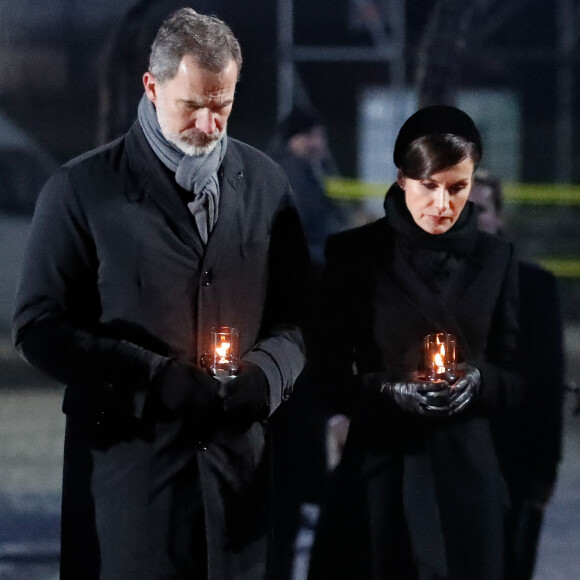 Le roi Felipe VI et la reine Letizia d'Espagne lors de la cérémonie commémorative des 75 ans de la libération du camp d'Auschwitz-Birkenau à Brzezinka en Pologne le 27 janvier 2020.