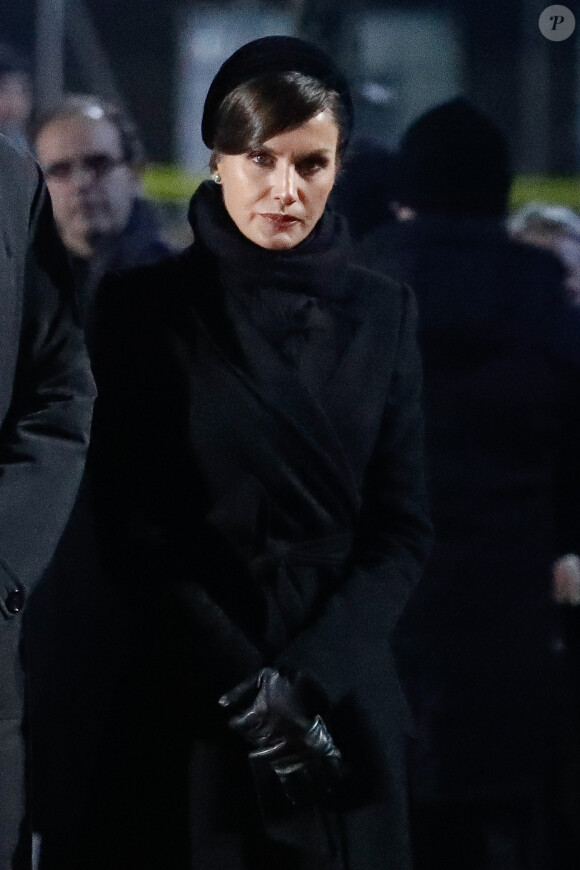 Le roi Felipe VI et la reine Letizia d'Espagne lors de la cérémonie commémorative des 75 ans de la libération du camp d'Auschwitz-Birkenau à Brzezinka en Pologne le 27 janvier 2020.