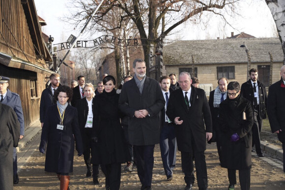 La reine Letizia et le roi Felipe VI d'Espagne en visite à Auchwitz-Birkenau le 27 janvier 2020 pour le 75e anniversaire de la libération du camp de concentration.