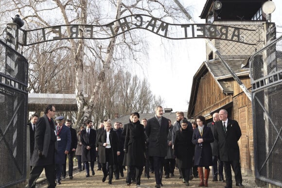 La reine Letizia et le roi Felipe VI d'Espagne en visite à Auchwitz-Birkenau le 27 janvier 2020 pour le 75e anniversaire de la libération du camp de concentration.