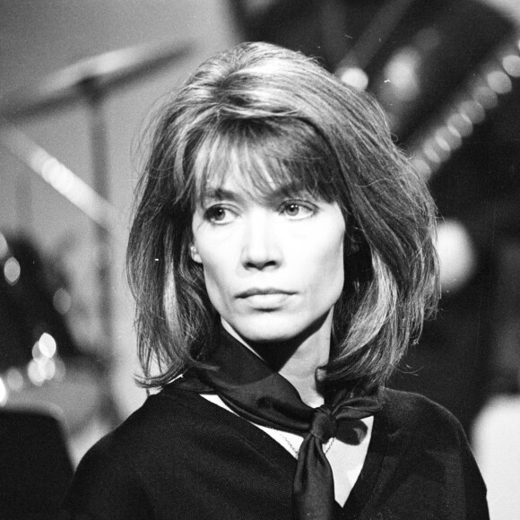 Archives - Françoise Hardy sur le plateau de l'émission "Le Grand Echiquier". Paris. Le 26 février 1981.