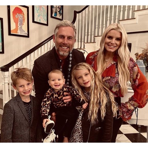 Jessica Simpson, son mari Eric Johnson et leurs trois enfants : Ace Knute, Maxwell Drew et Birdie Mae. Le 29 novembre 2019.