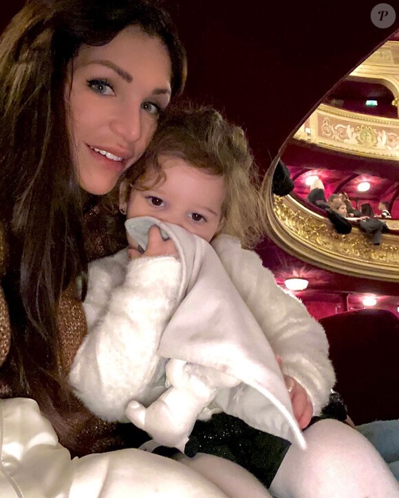 Julia Paredes avec sa fille Luna sur Instagram, le 27 janvier 2020