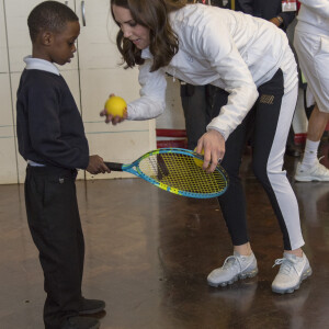 Kate Middleton (enceinte), duchesse de Cambridge, visite l'école primaire Bond pour observer le travail "Wimbledon Junior Tennis Initiative" à Mitcham, Londres. Le 17 janvier 2018