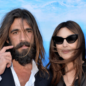 Monica Bellucci et son compagnon Nicolas Lefebvre lors du gala de la fondation Maud Fontenoy à Paris le 6 juin 2019.