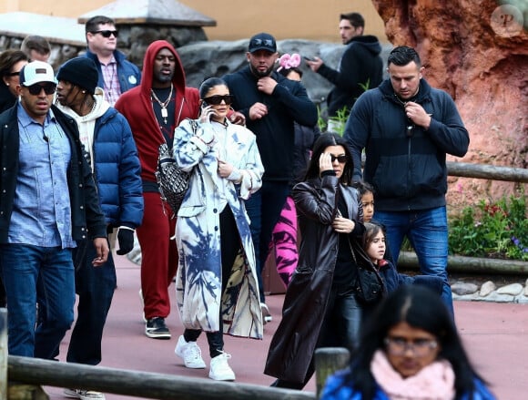 Corey Gamble, Kylie Jenner, Kourtney Kardashian, Travis Scott - Exclusif - Les Kardashian passent la journée à Disney Magic Kingdom à Orlando en Floride, le 23 janvier 2020