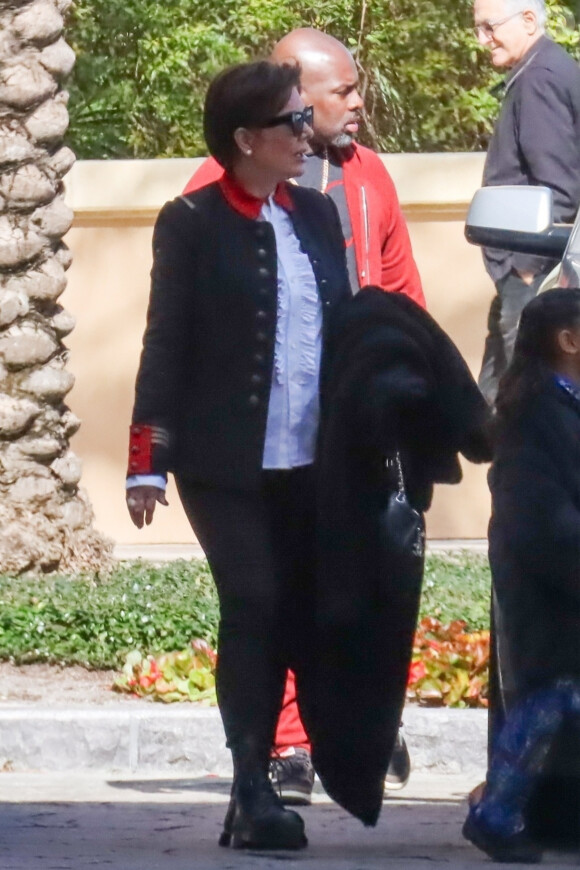 Kris Jenner, Corey Gamble - Exclusif - Les Kardashian passent la journée à Disney Magic Kingdom à Orlando en Floride, le 23 janvier 2020