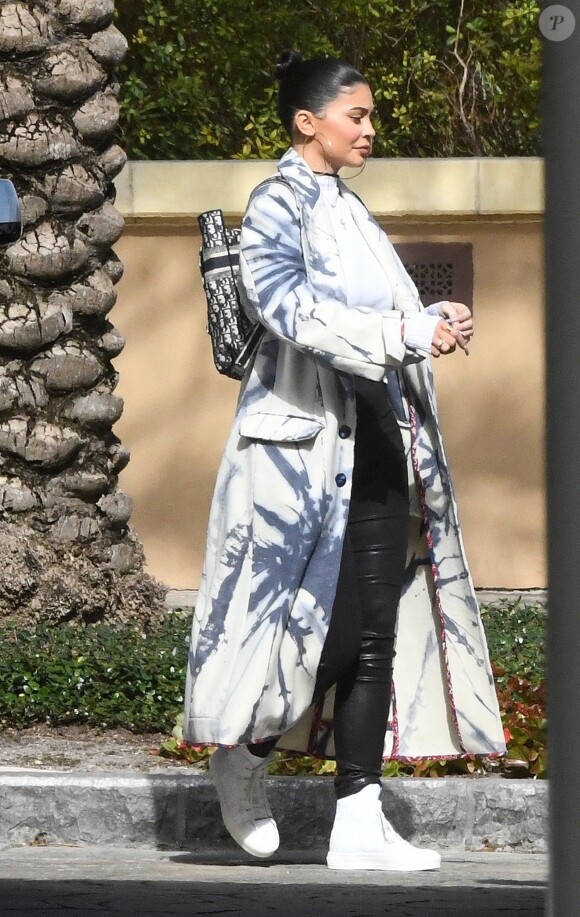Kylie Jenner - Exclusif - Les Kardashian passent la journée à Disney Magic Kingdom à Orlando en Floride, le 23 janvier 2020