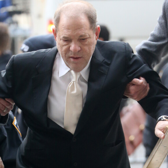 Harvey Weinstein arrive au tribunal de New York pour son procès le 23 janvier 2020.