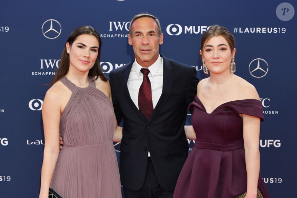 Info - Secourus, l'explorateur Mike Horn et son compagnon bientôt de retour en Norvège - Mike Horn et ses filles - Les célébrités posent sur le tapis rouge lors de la soirée des "Laureus World sports Awards" à Monaco le 18 février, 2019