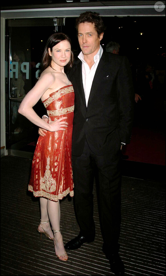 Renée Zellweger et Hugh Grant à la première du film "Bridget Jones : l'âge de raison" à Londres en 2004.