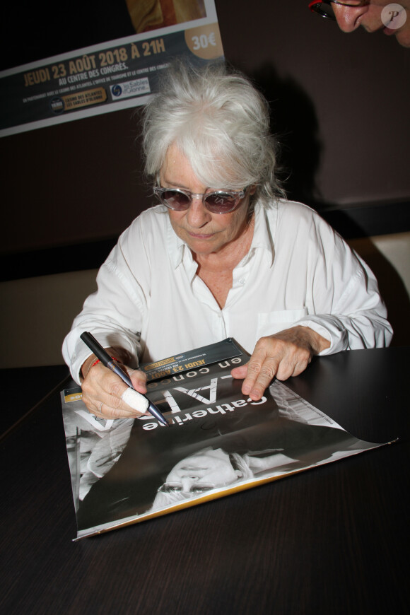 Exclusif - Catherine Lara en concert et dédicace au centre Les Atlantes aux Sables d'Olonne le 23 août 2018. © Baldini / Bestimage