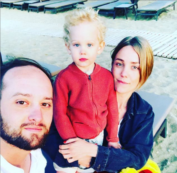 Jérémy (Les Anges 12) pose avec sa femme et leur fils Nathan sur Instagram - 2 juin 2019