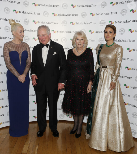 Le prince Charles, prince de Galles, et Camilla Parker Bowles, duchesse de Cornouailles , avec Katy Perry et Natasha Poonawalla lors de la réception de soutien au British Asian Trust à Banqueting House, Whitehall, Londres le 4 février 2020.
