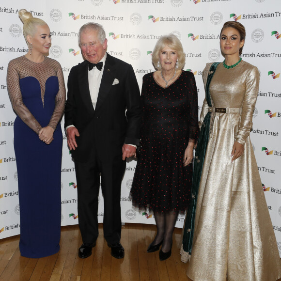 Le prince Charles, prince de Galles, et Camilla Parker Bowles, duchesse de Cornouailles , avec Katy Perry et Natasha Poonawalla lors de la réception de soutien au British Asian Trust à Banqueting House, Whitehall, Londres le 4 février 2020.