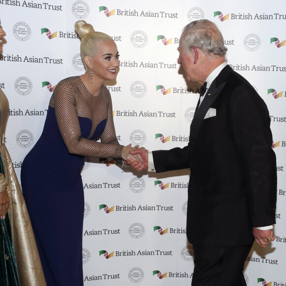 Natasha Poonawalla, Katy Perry et le prince Charles, prince de Galles lors de la réception de soutien au British Asian Trust à Banqueting House, Whitehall, Londres le 4 février 2020.