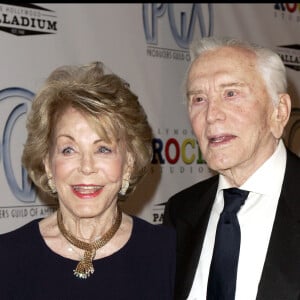 Kirk Douglas est décédé à 103 ans, le 5 février 2020 - Kirk Douglas et son épouse Anne à Hollywood. 