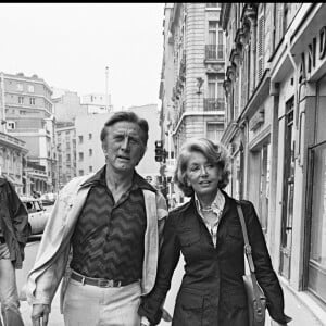 Kirk Douglas est décédé à 103 ans, le 5 février 2020 - Archives- Kirk Douglas et son épouse Anne à Paris. Photo non datée.