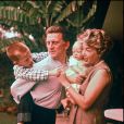  Kirk Douglas est décédé à 103 ans, le 5 février 2020 -Kirk Douglas et son épouse Anne, leurs fils Eric et Peter en 1959.  