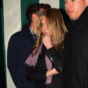 Exclusif - Jennifer Aniston à la sortie du restaurant "San Vicente Bungalows", où se tenait l'anniversaire de Sara Foster, à Los Angeles, le 5 février 2020.