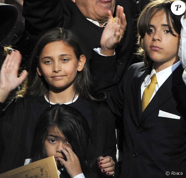 Paris Jackson La Fille De Michael Jackson N Est Pas La Fille Biologique De Son Ami Mark Lester Purepeople