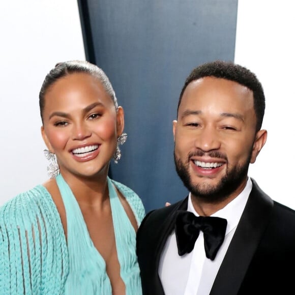 Chrissy Teigen et son mari John Legend - People à la soirée "Vanity Fair Oscar Party" après la 92ème cérémonie des Oscars 2020 au Wallis Annenberg Center for the Performing Arts à Los Angeles, le 9 février 2020.