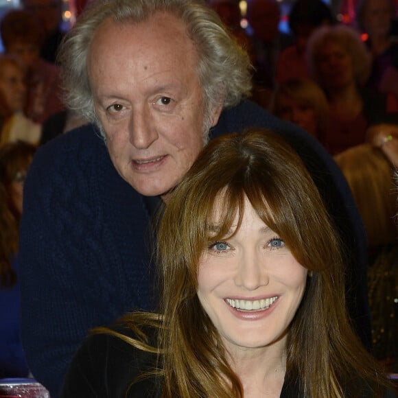 Didier Barbelivien, Carla Bruni et Jean Paul Gaultier - Carla Bruni-Sarkozy lors de l'enregistrement de l'émission "Vivement Dimanche" à Paris le 10 décembre 2014. L'émission sera diffusée le 14 Décembre 2014.