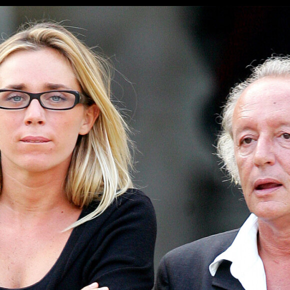 Didier Barbelivien et sa compagne Laure lors de la réception du pape Benoît XVI, en visite officielle en France, et reçu par Nicolas Sarkozy à l'Elysée le 12 septembre 2008.