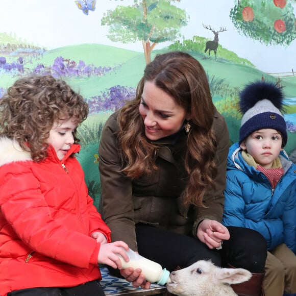 Catherine Kate Middleton, duchesse de Cambridge, lors d'une visite à la Ark Open Farm à Newtownwards, Irlande le 12 février 2020.