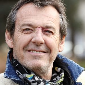 Jean-Luc Reichmann lors du photocall de la série "Léo Matteï, Brigade des mineurs" lors du 22ème Festival des créations télévisuelles de Luchon, France, le 7 février 2020. © Patrick Bernard/Bestimage