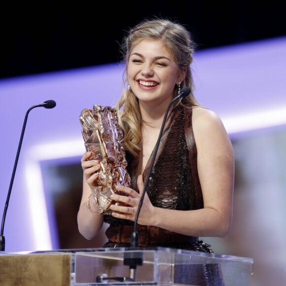 Louane Emera (césar du meilleur espoir féminin pour le film "La Famille Bélier") - 40ème cérémonie des César au théâtre du Châtelet à Paris, le 20 février 2015.